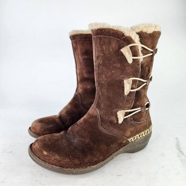 UGG Australia Women's Kona Brown Suede Shearling Lined Boot US 8 Toggle Boots