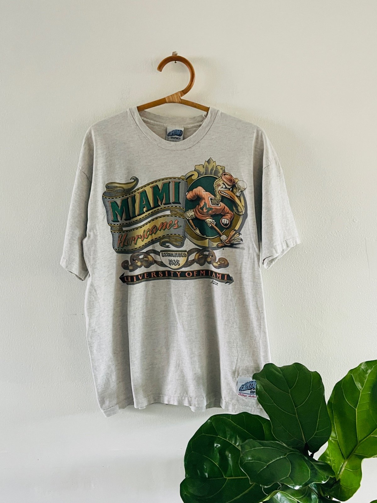 90s University of Miami hurricanes T-shirt. Pleas keep in mind that our items