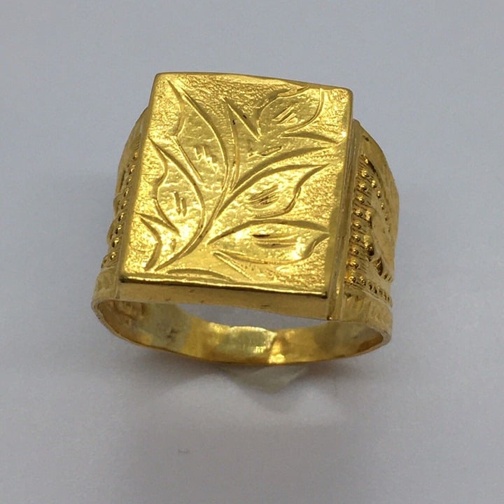 Estate Fine Gold Tested 22k Engraved Ivy Design Ring 5 Gr Size 9.5 Unisex Ring