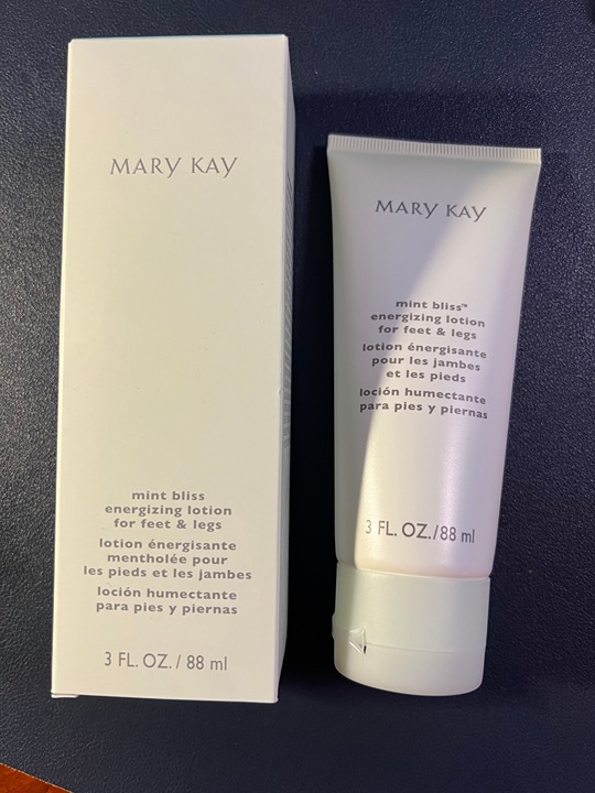 Mary Kay Mint Bliss Energizing Lotion For Feet & Legs