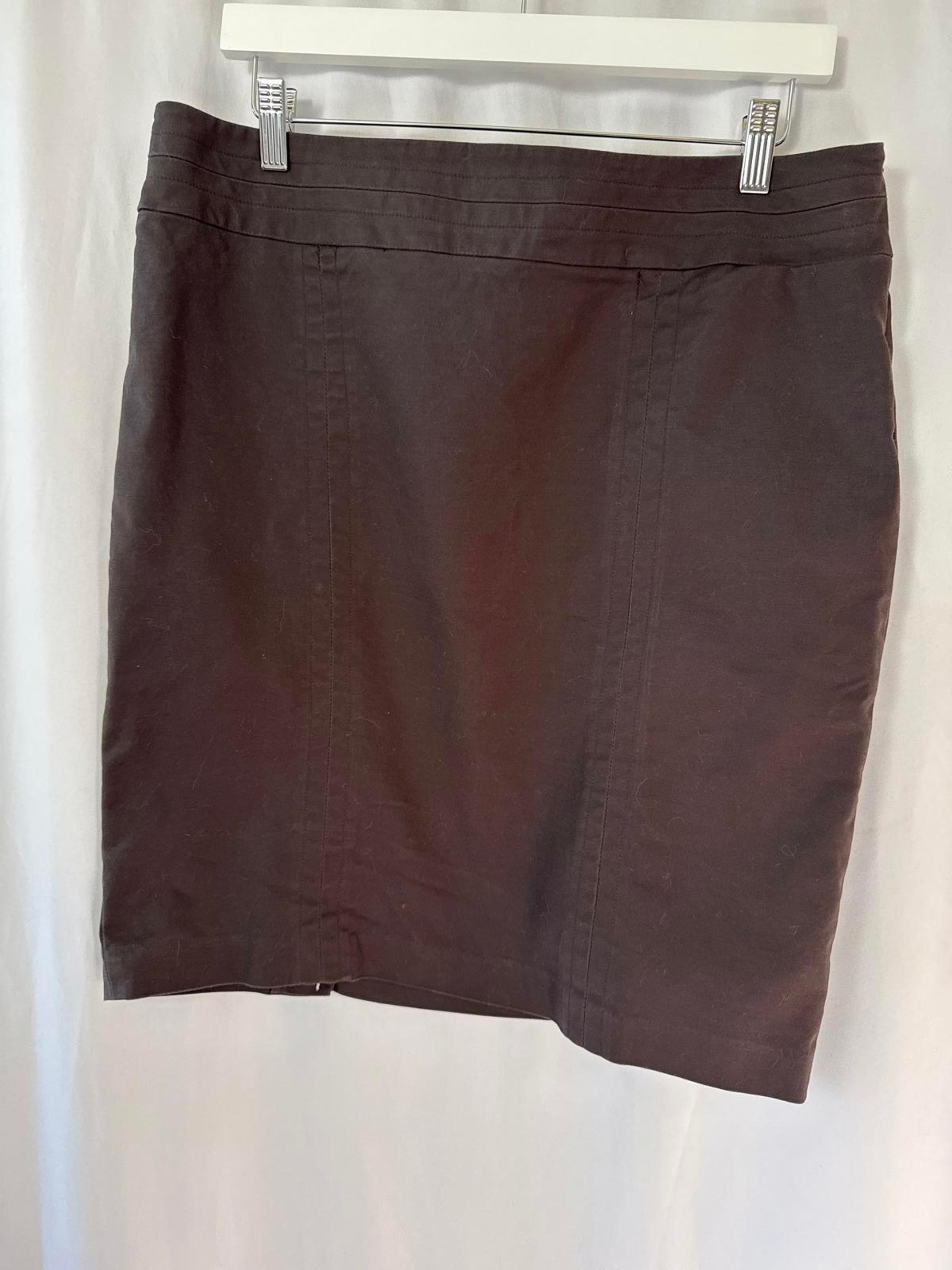 Stylish Women's Cotton Skirt - Versatile Work Attire