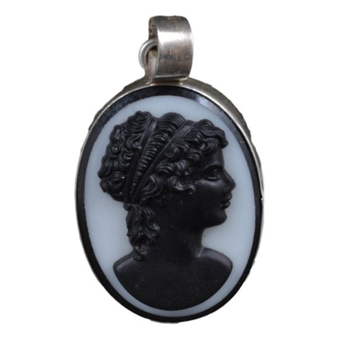 Black & White Cameo Pendent Wrapped in .925 Silver Vintage