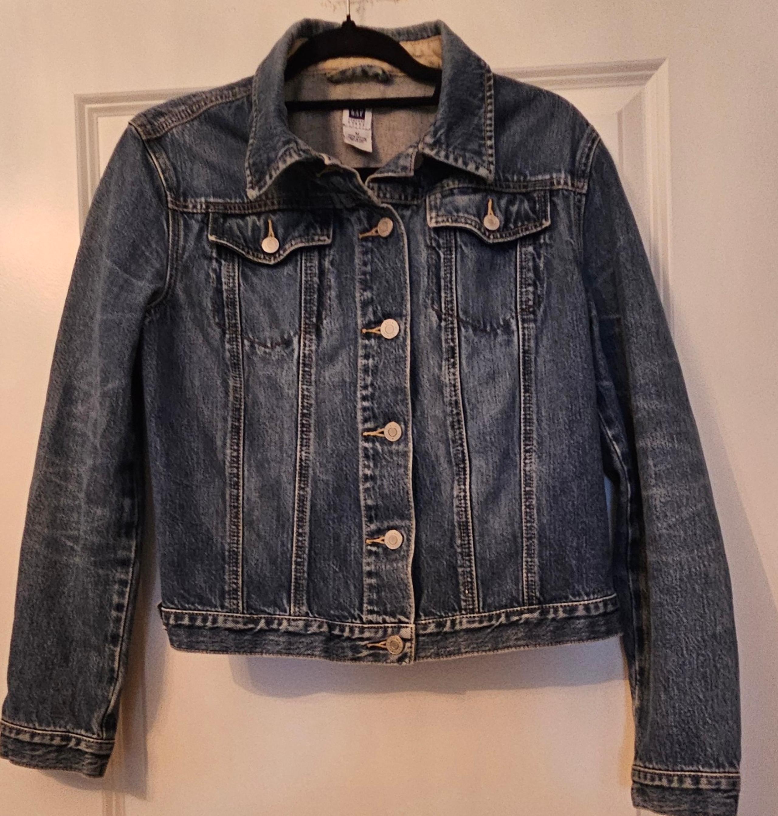 Gap Womens Size Medium Classic denim jean jacket