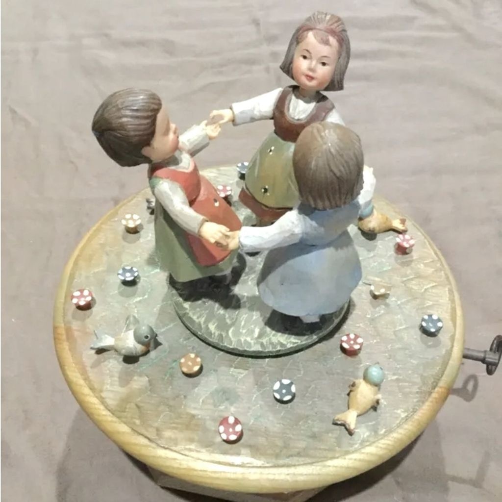 Rare ANRI Thorens Born Free Music Box: Made in Switzerland