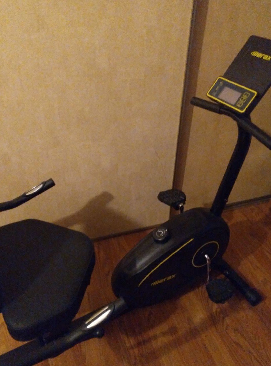 Stationary Recumbent bike ..Merax