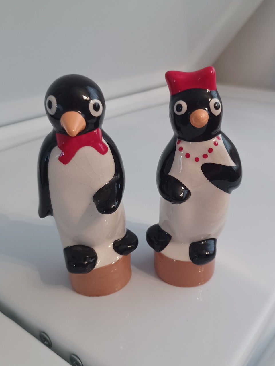 Vintage Kool Cigarettes Millie and Willie Pie Birds Penguins