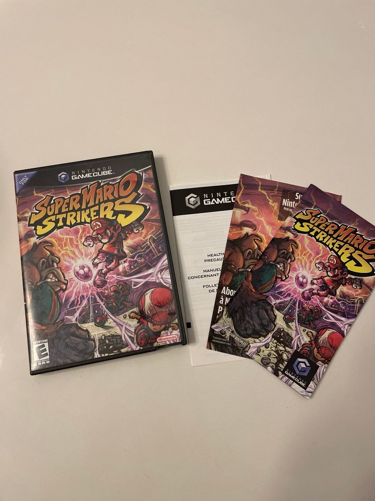 Super Mario Strikers (Nintendo GameCube) Original Case & Manual - NO GAME