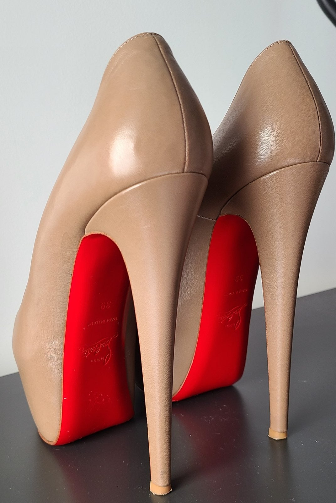 Christian Louboutin Beige Bianca pumps