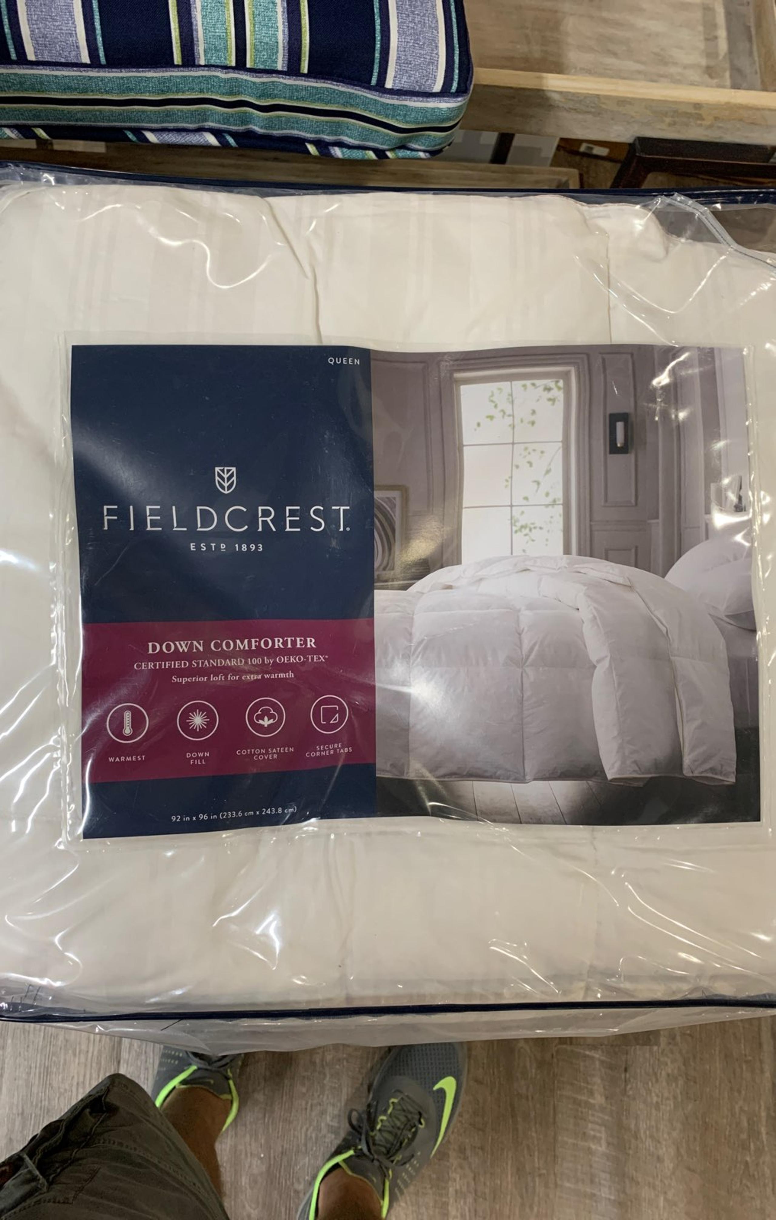 Fieldcrest Queen Down Comforter (Warmest