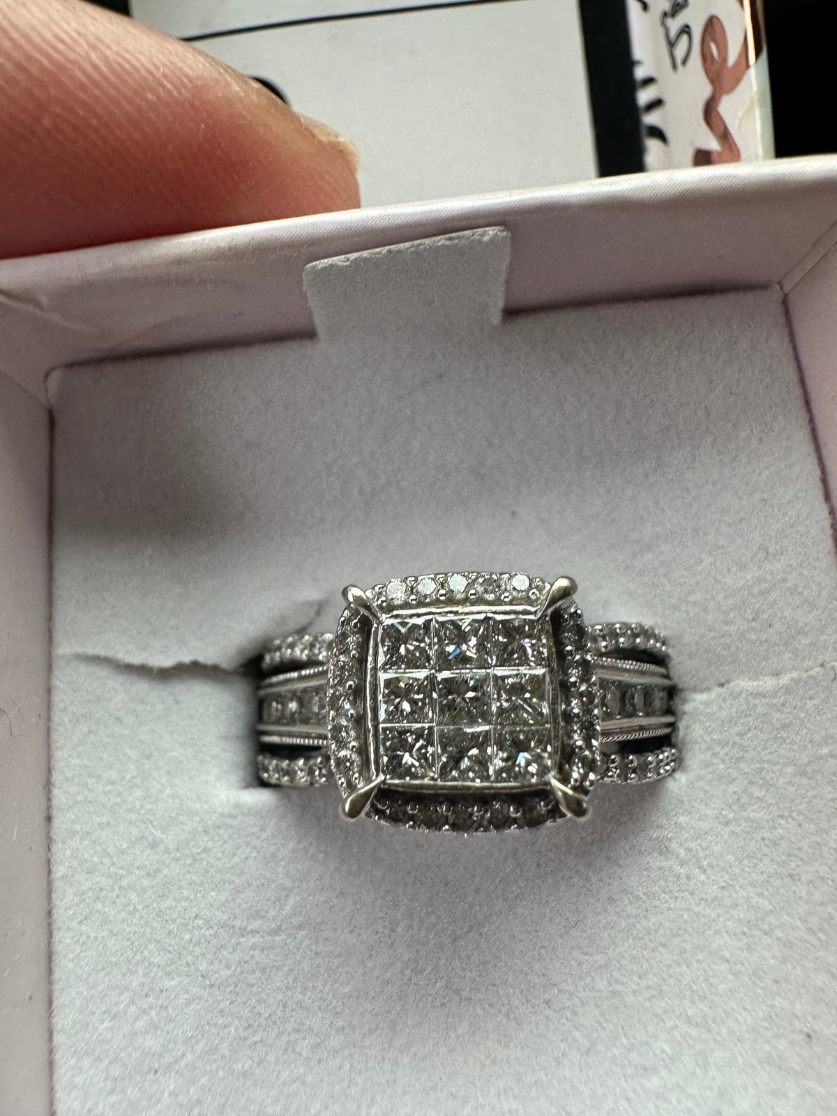 Diamond Engagement Ring Multi stone bridal. I wore the ring 5 months only.
