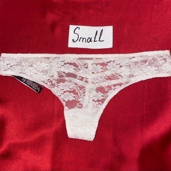 VS Lace Very Sexy Thong Small
