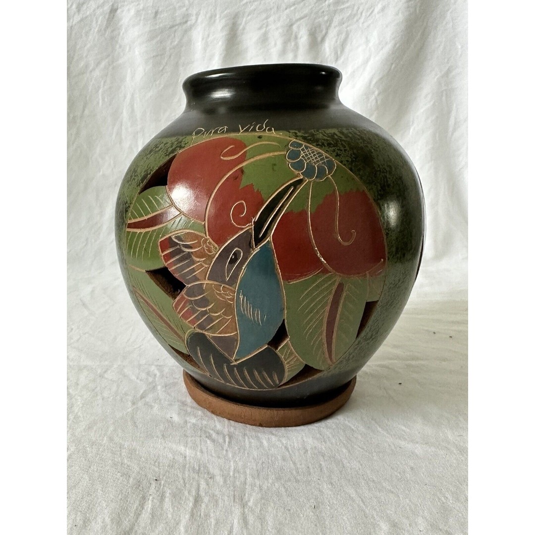 HAND CARVED POTTERY NICARAGUAN VASE WITH TURTLE & BIRDS