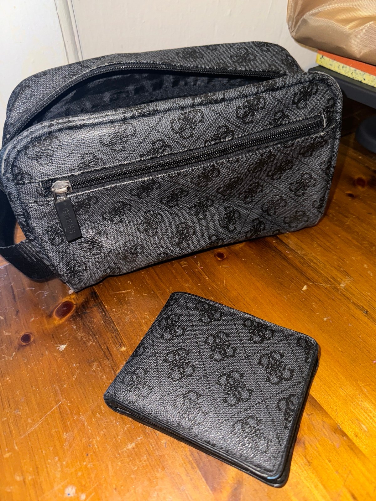 Guess Toiletry & Wallet