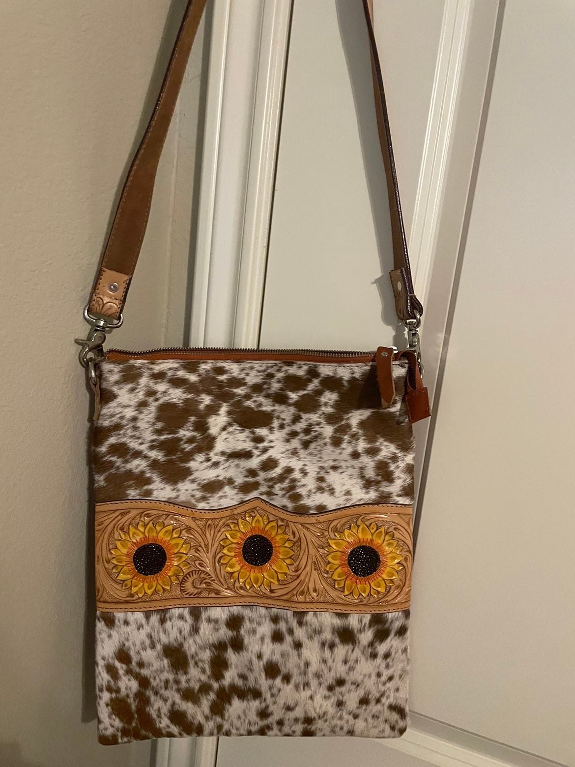 Womans crossbody