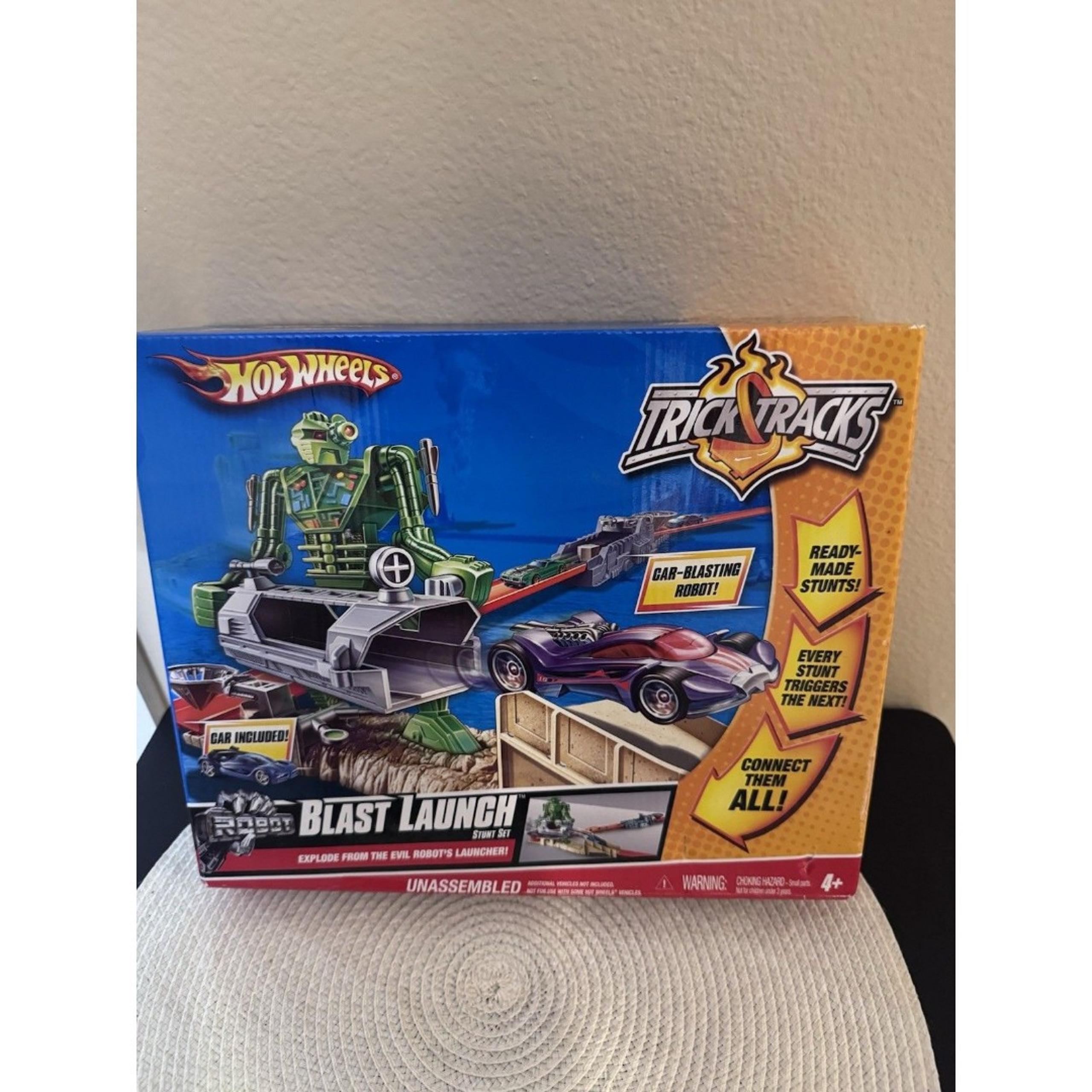 Hot Wheels® Trick Tracks Robot Blast Launch™ Stunt Set - RARE Sealed New!
