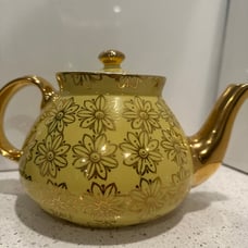 Vintage Hall 6Cup Teapot - Yellow With Gold