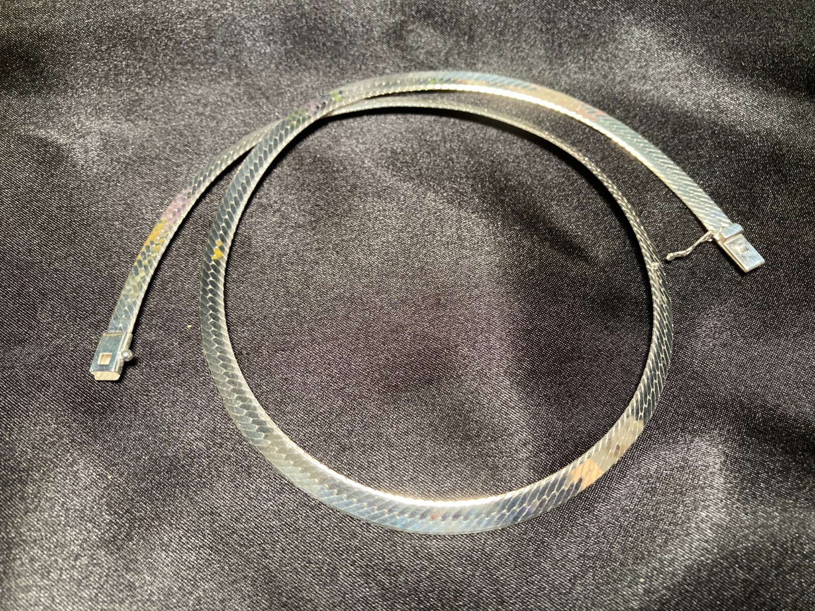 Vintage Italian Sterling Silver Herringbone 18 5mm Wide Flat Choker Necklace