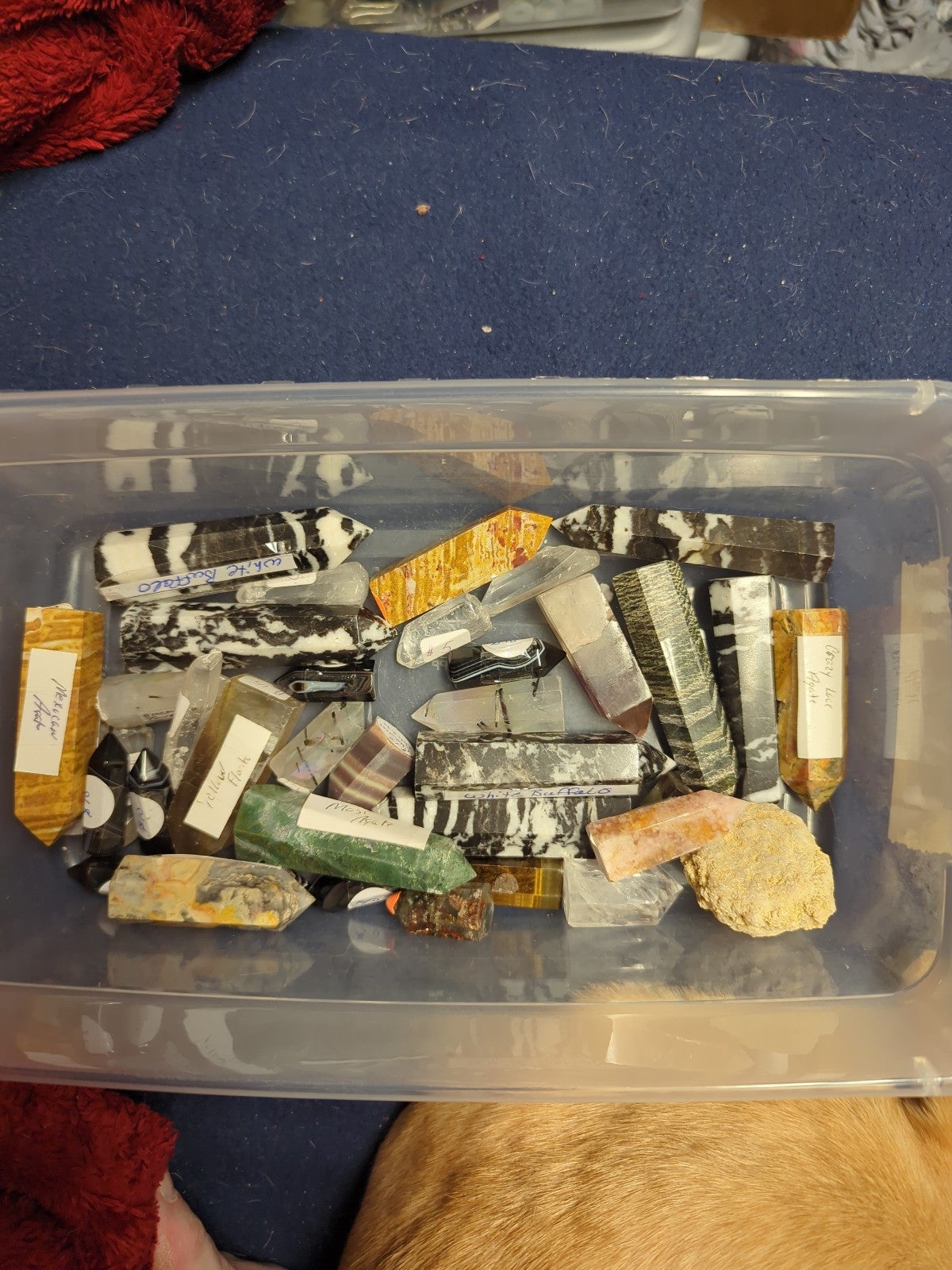 Small tote of towers