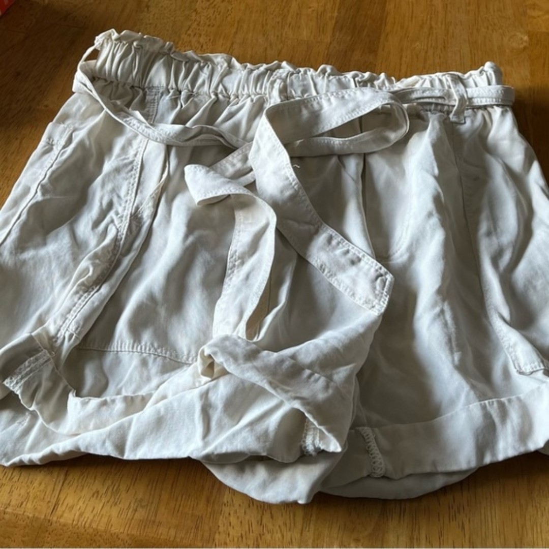 Aerie paper bag waist shorts, size Small.