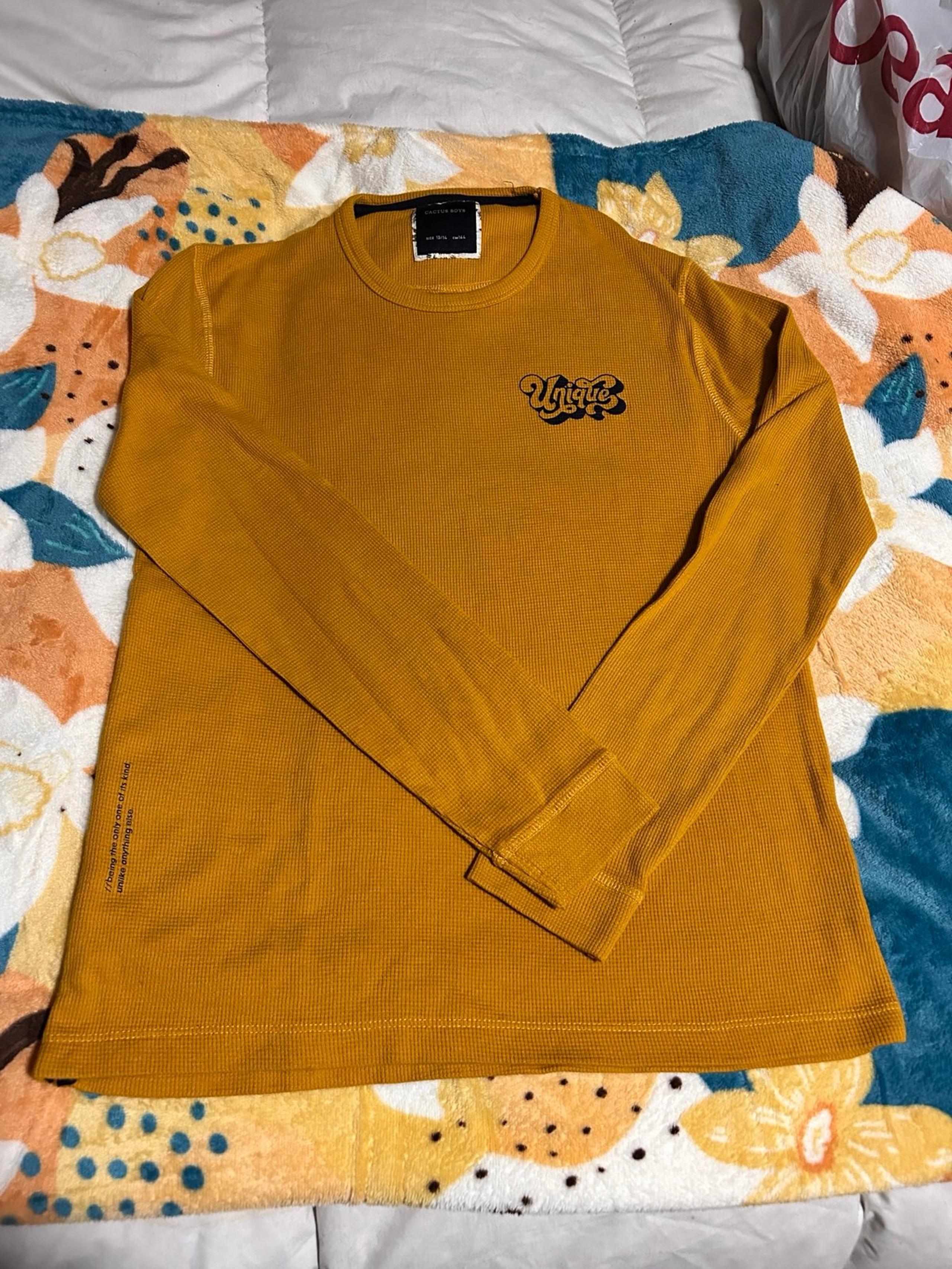 Boy’s long sleeve shirt 13/14