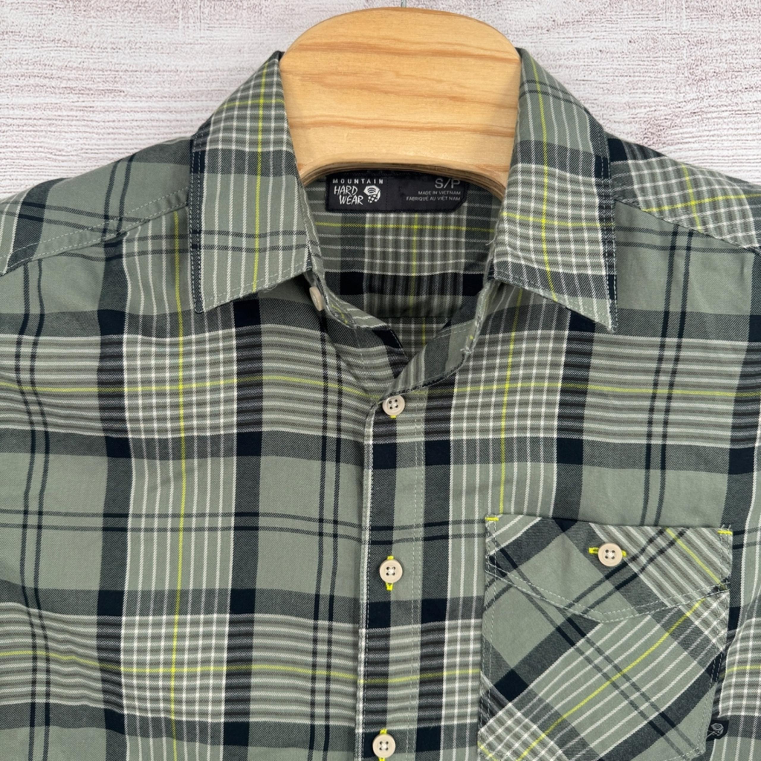 Mountain Hardwear Plaid Button Up Shirt Mens Small Outdoor Casual Hiking