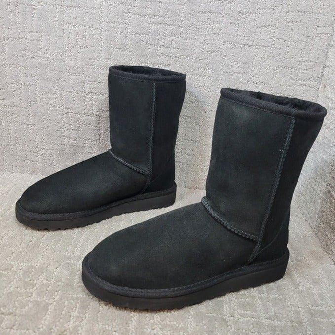 UGG Classic Short II Women's Size US 6 Black Sheepskin Snow Boots 10162233