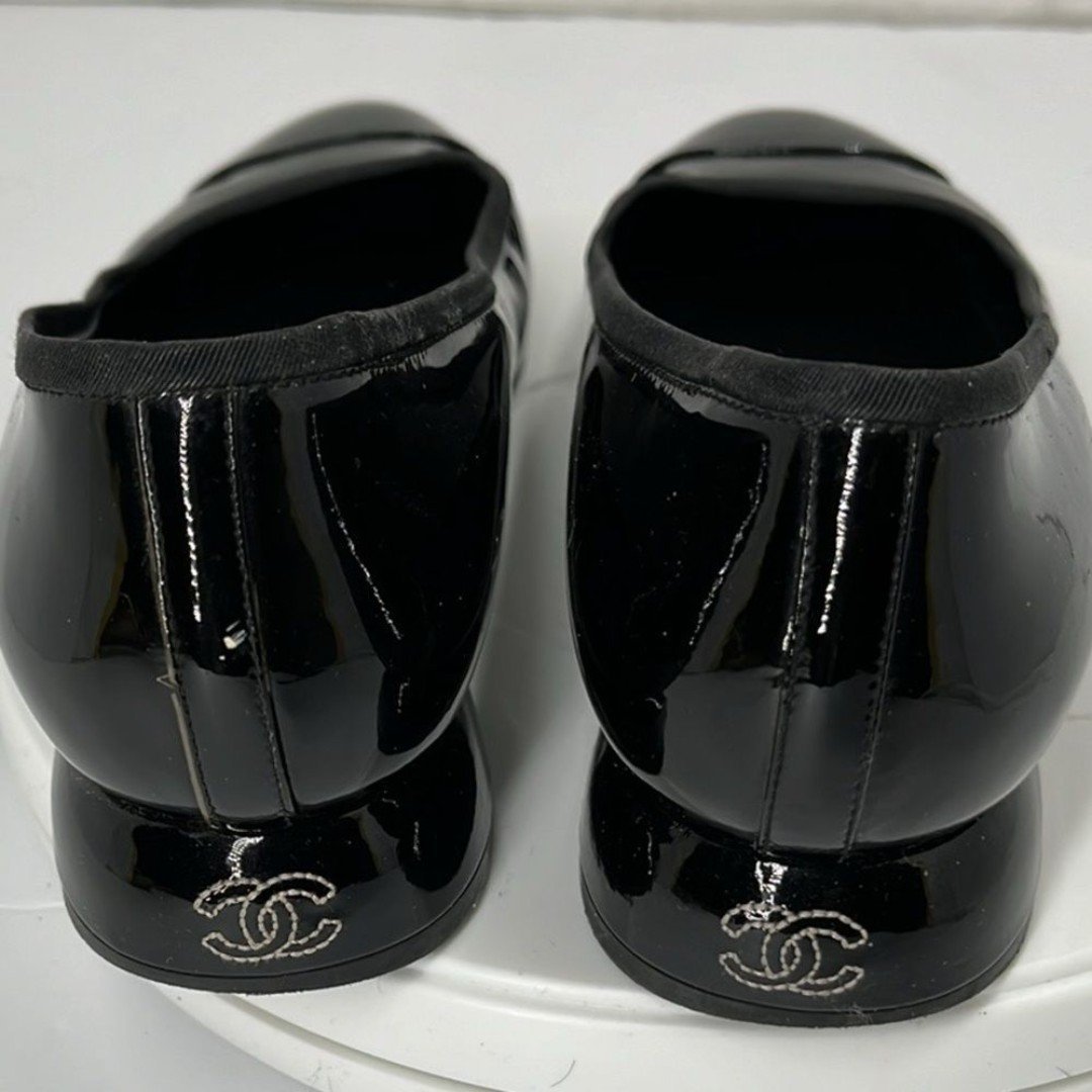 Authentic Chanel flats with stitched CC logos on heel Size 36.5 EUC