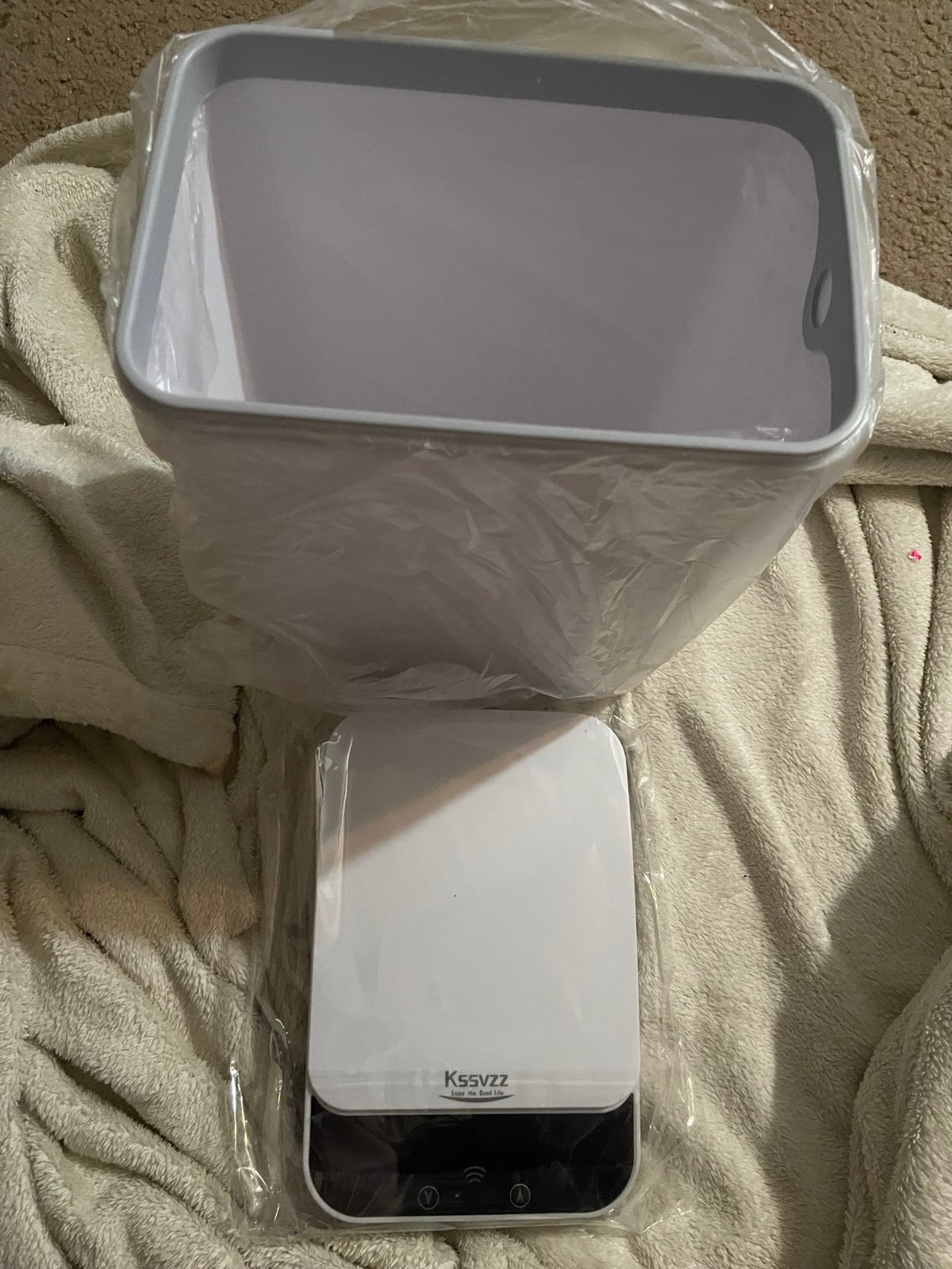 Automatic Small Bathroom Trash Can with Lid - 2.5 Gallon Touchless Garbag