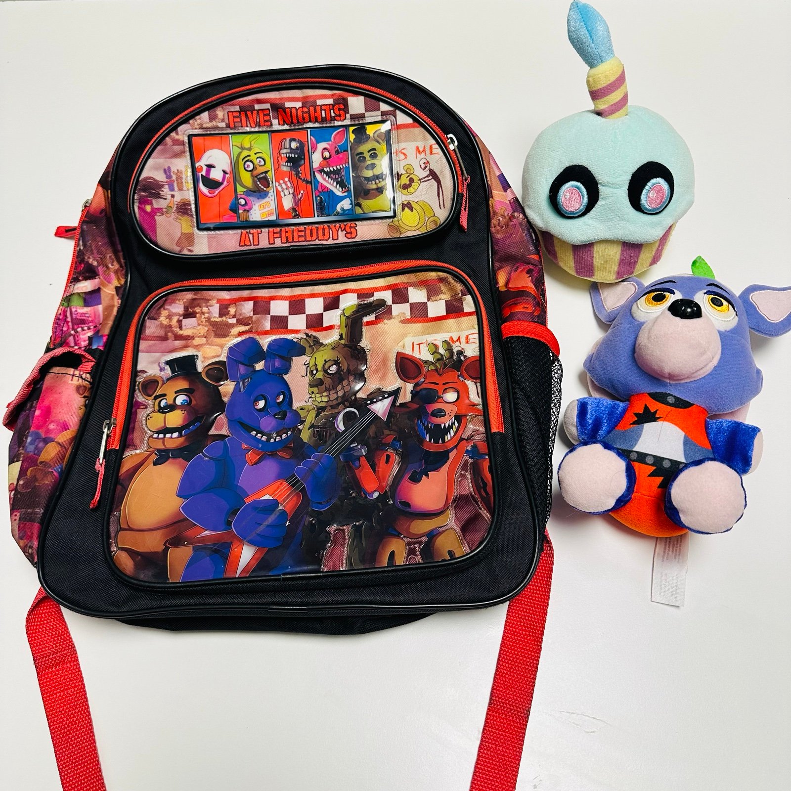 2018 RARE sold out five nights at Freddy’s backpack + 2 funko Plush bundle