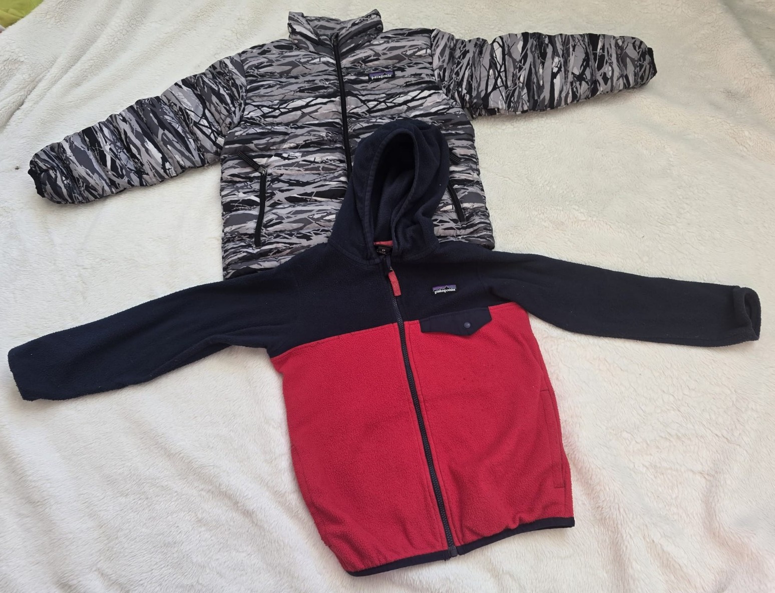 Patagoni set of down sweater and fleece 5 /6t !