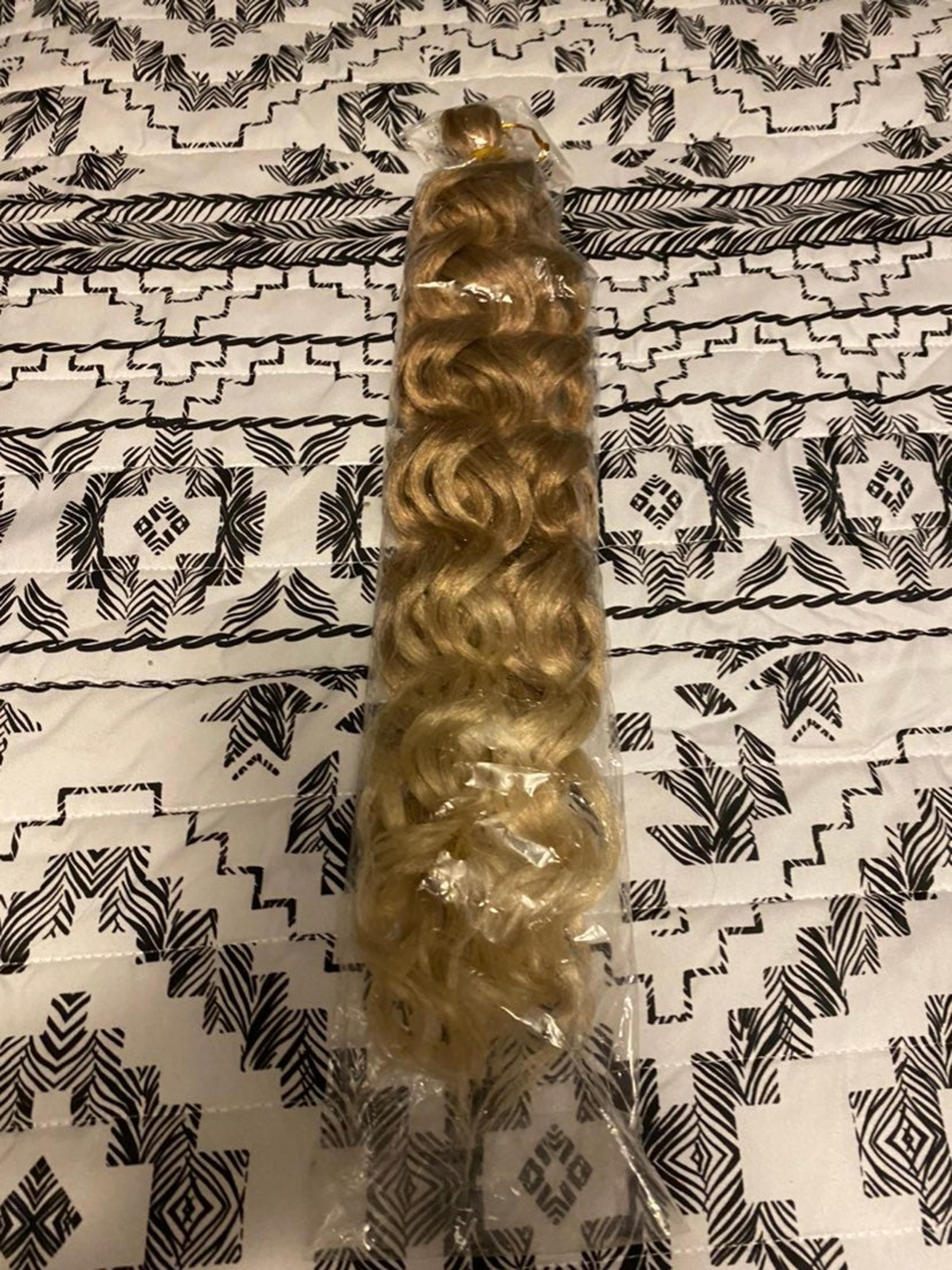 NWT 18" Blonde Hair Extensions ~ Beach Wave ~ Braided