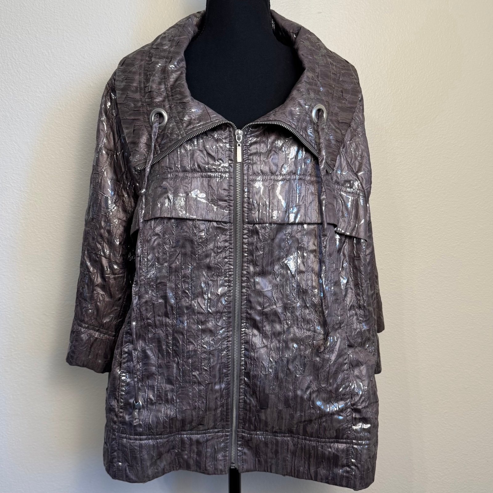 Erin London Women’s Full Zip 3/4 Sleeve Crinkle floral, silver metallic Size 1X