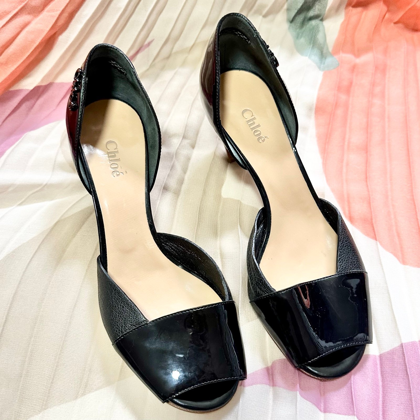 Chloe black patent leather peep toe heels 39