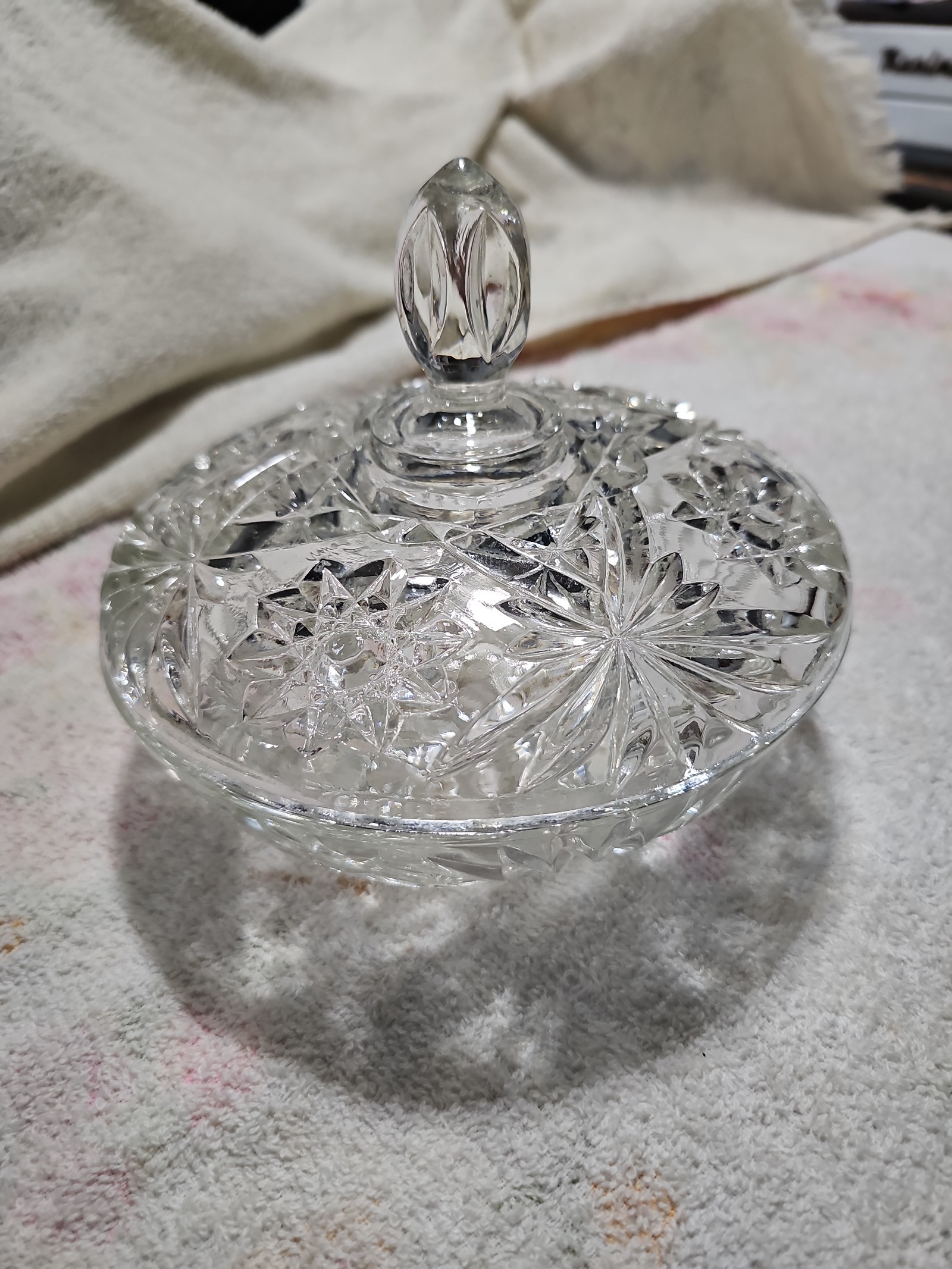 Vintage Anchor Hocking Early American Prescut candy Dish with lid