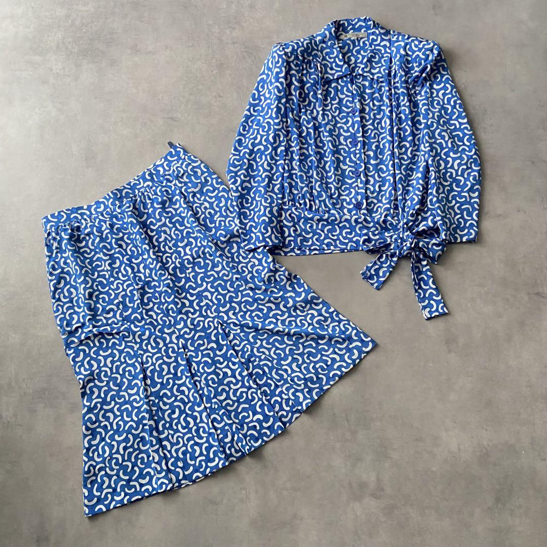 ## Excellent Condition⭐️GIVENCHY LAPINE Suit, All-Over Print, Large Size BC25