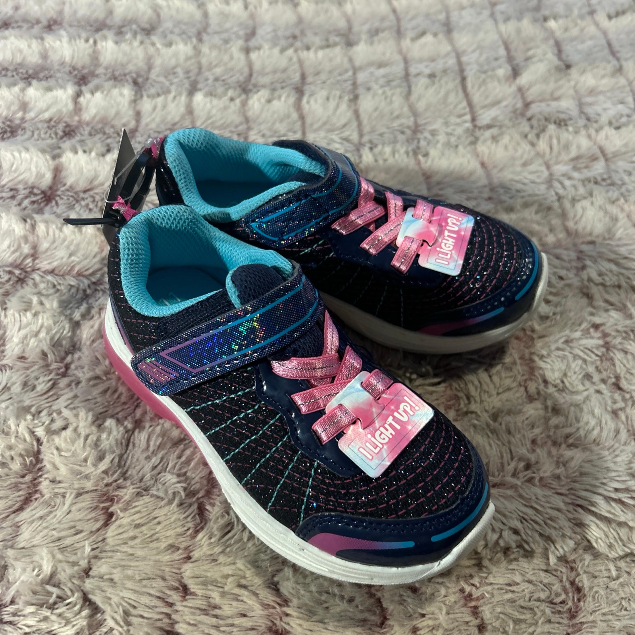 ATHLETIC Words Girls light up Sneakers size 11