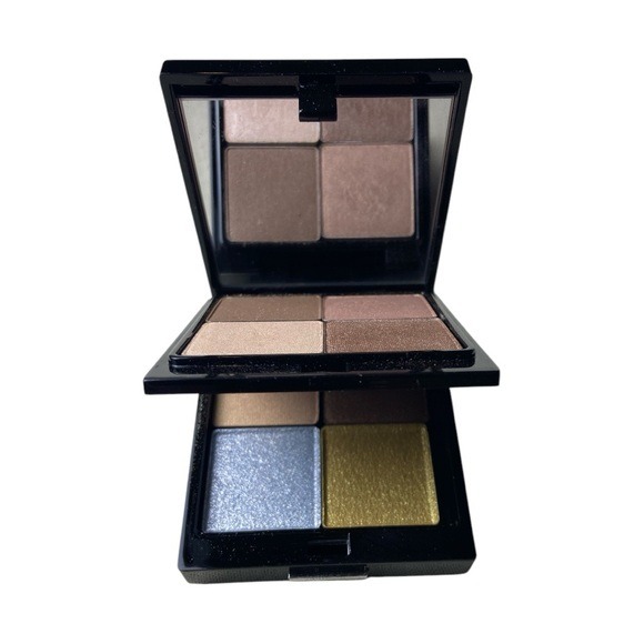 Trish McEvoy Medium Refillable Double Decker Eyeshadow Wardrobing Compact