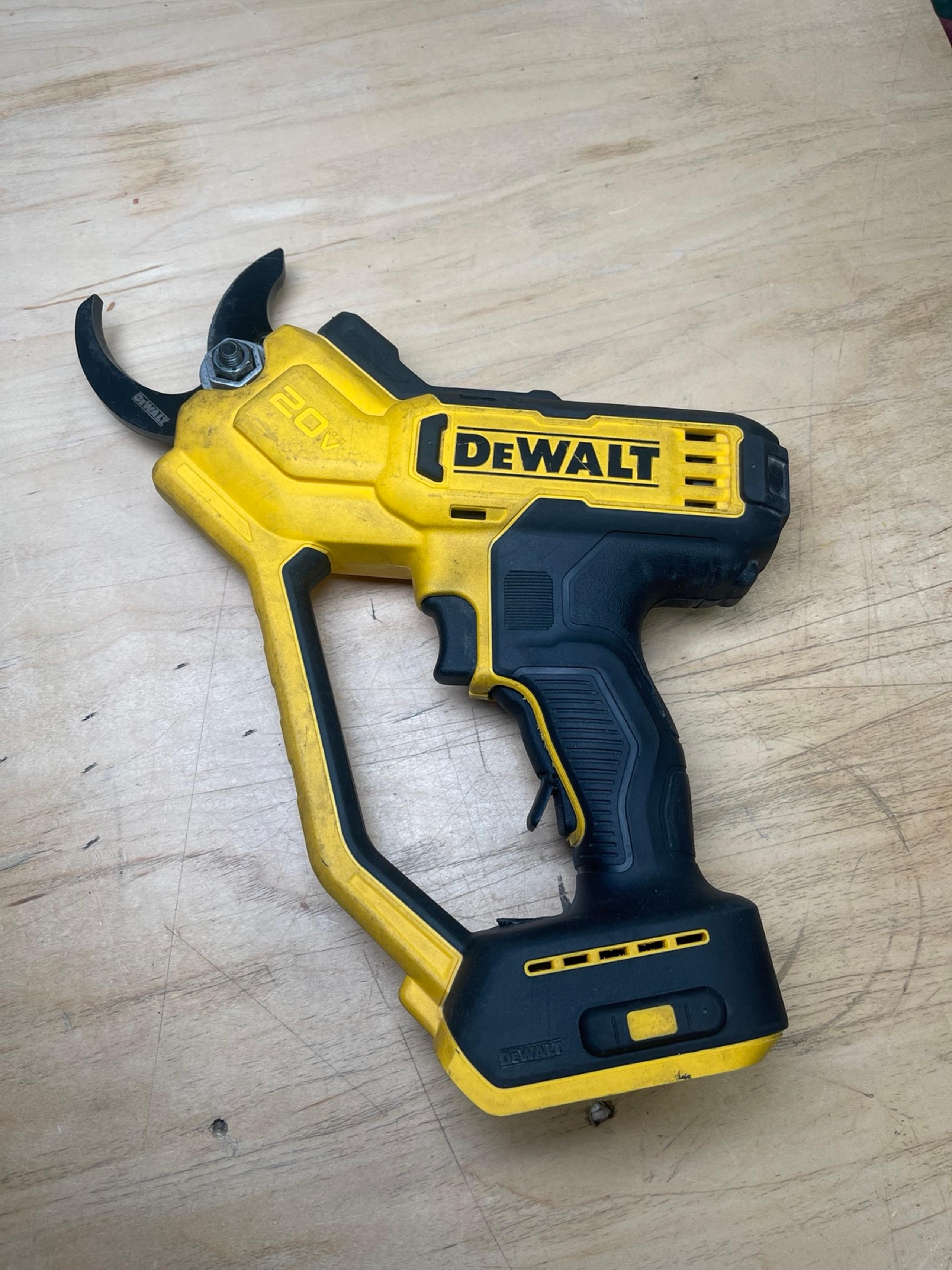 DCPR320B 20V MAX Cordless Battery Powered Pruner *PARTS ONLY*