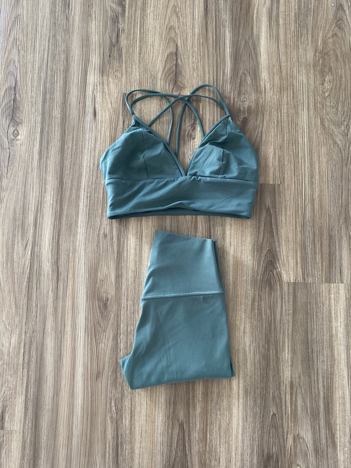 BUNDLE! Lululemon Dark Forest aligns w/pushing limits bra