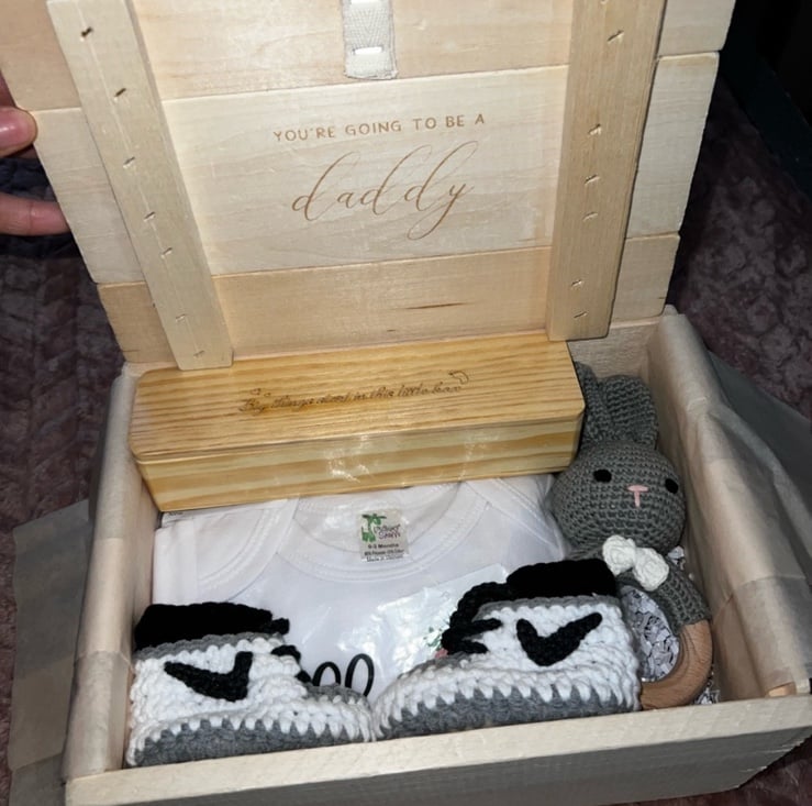 *NEW* Pregnancy Announcement to Husband Surprise Box