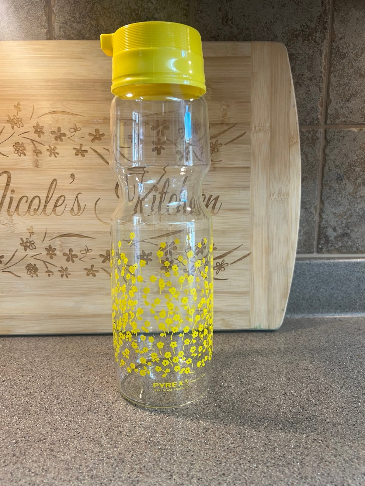 Pyrex iwaki carafe