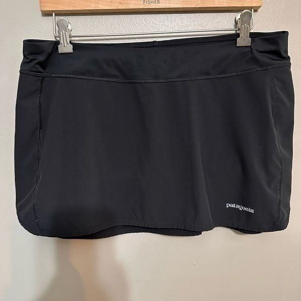 Patagonia black skirt size large