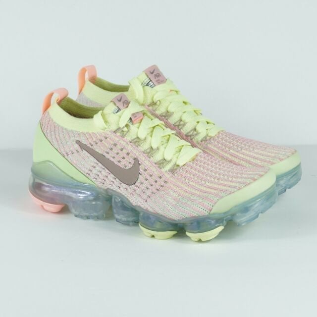 Nike Womens Flyknit 3 Vapormax Sneaker