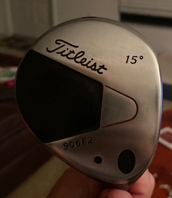 Nice Titleist 906F2 15* R Flex Graphite