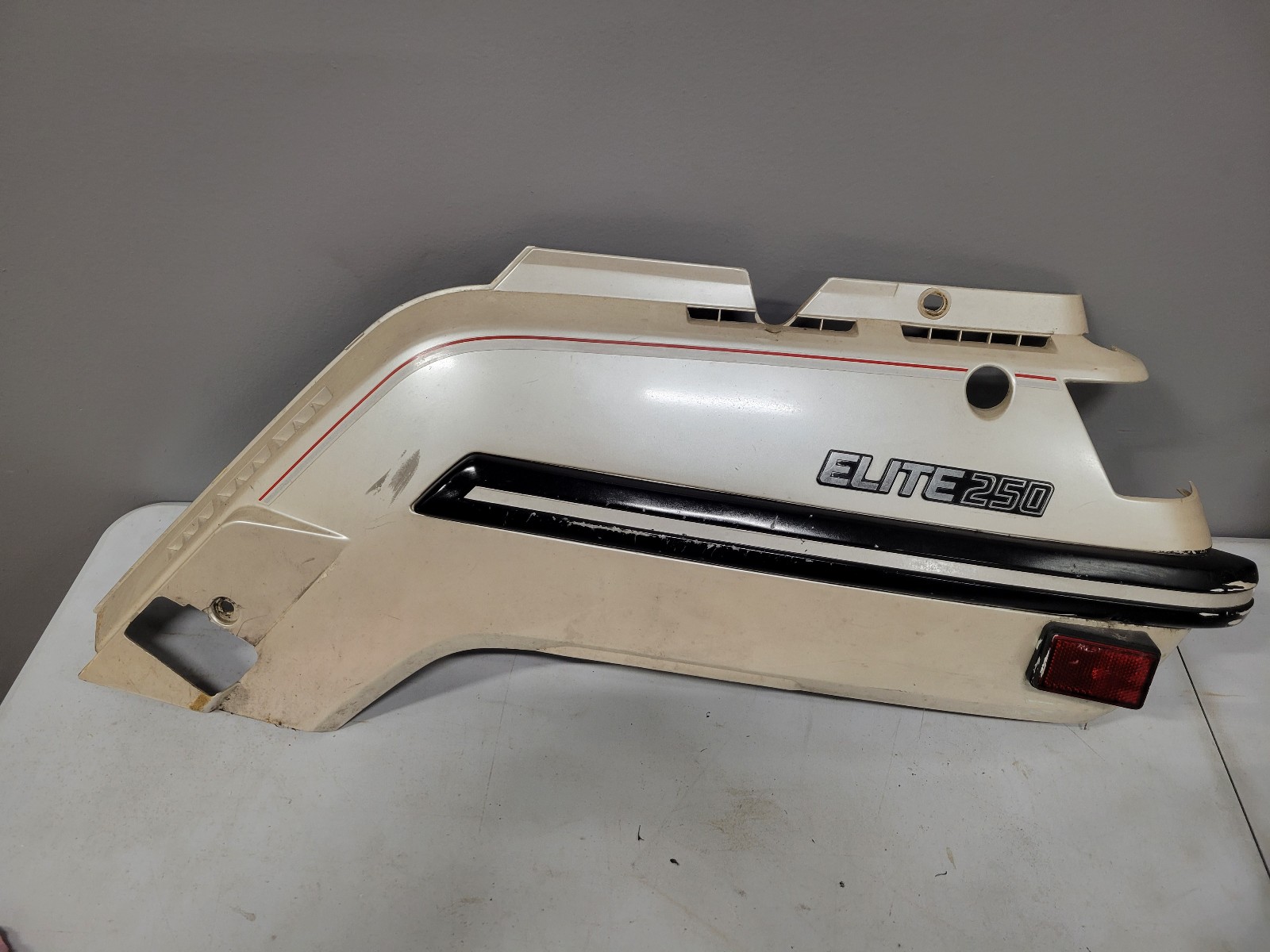 HONDA ELITE CH250 1986 OEM LEFT SIDE COVER 250