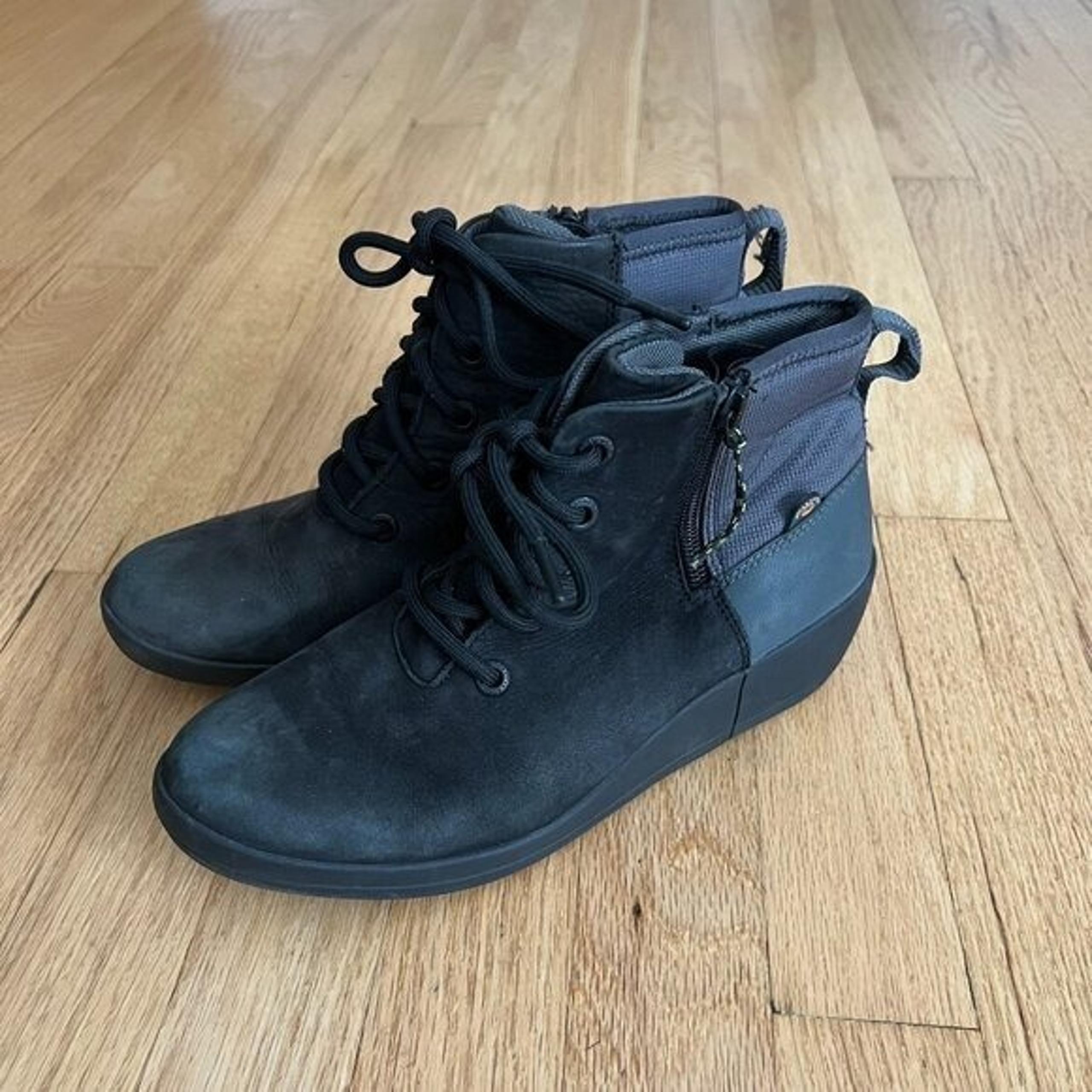 Bogs Vista Rugged Lace Up Waterproof Wedge Ankle Winter Boots Women's Size 7