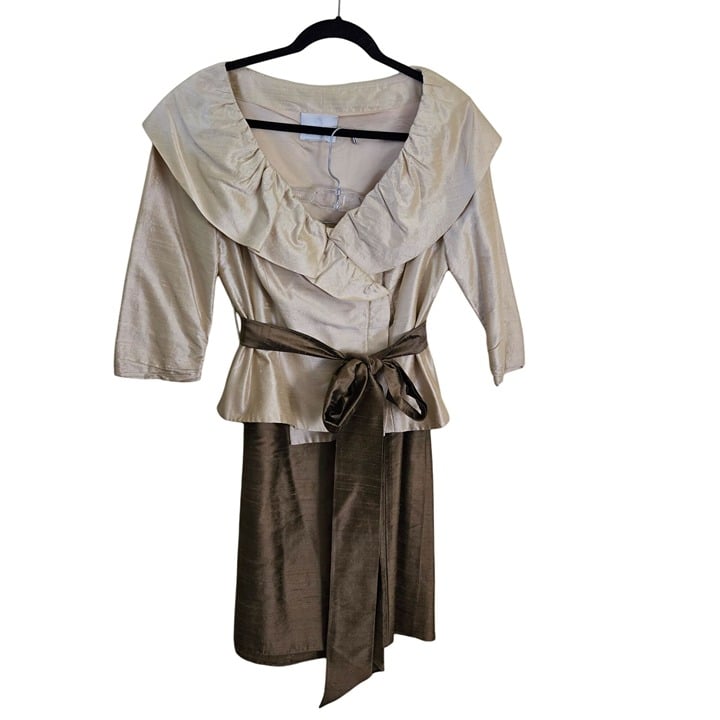 Watters & Watters Raw Silk Neutral Rare Skirt Suit Size 6