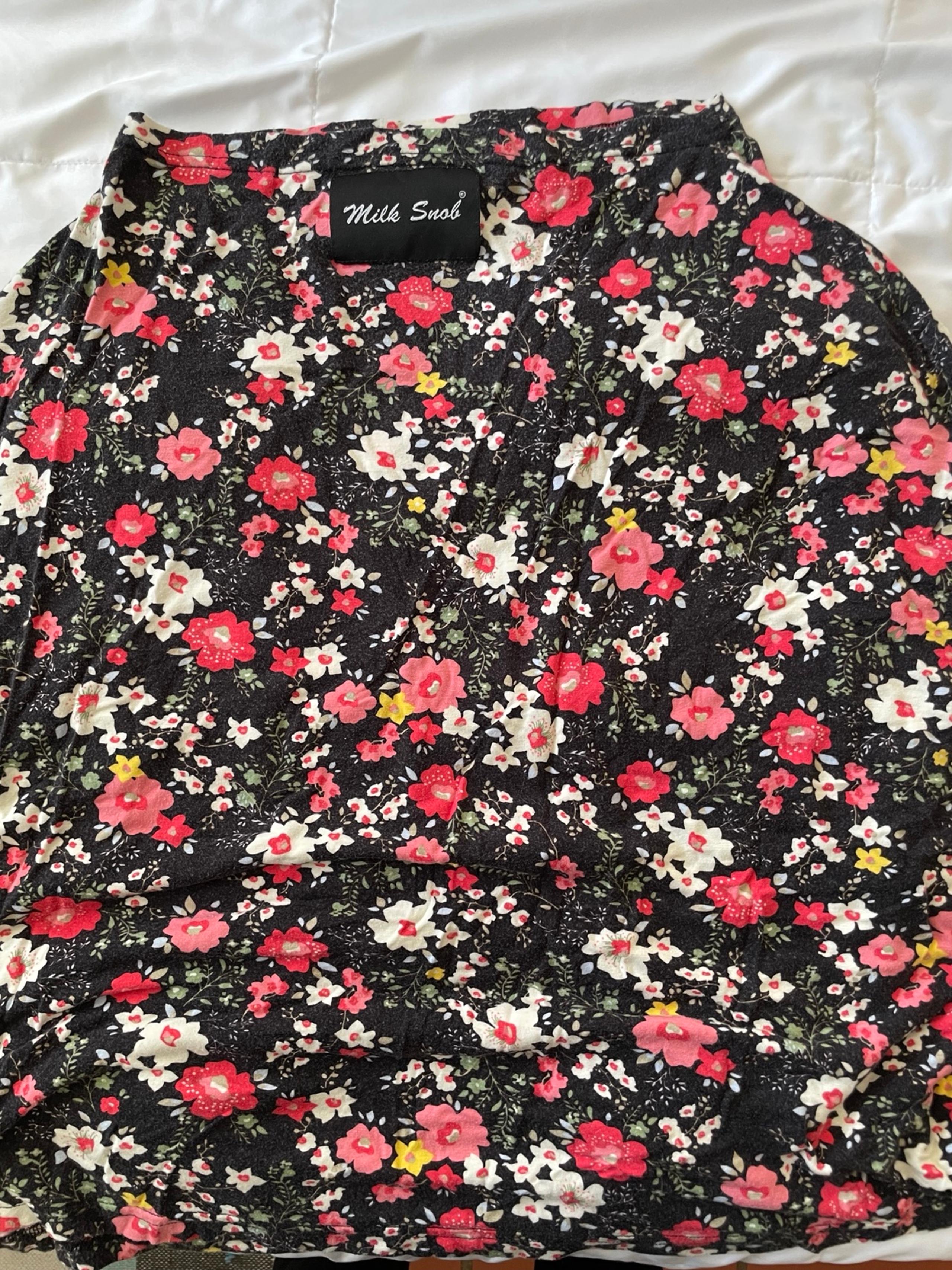 milk snob nursing cover/car seat cover - black floral print