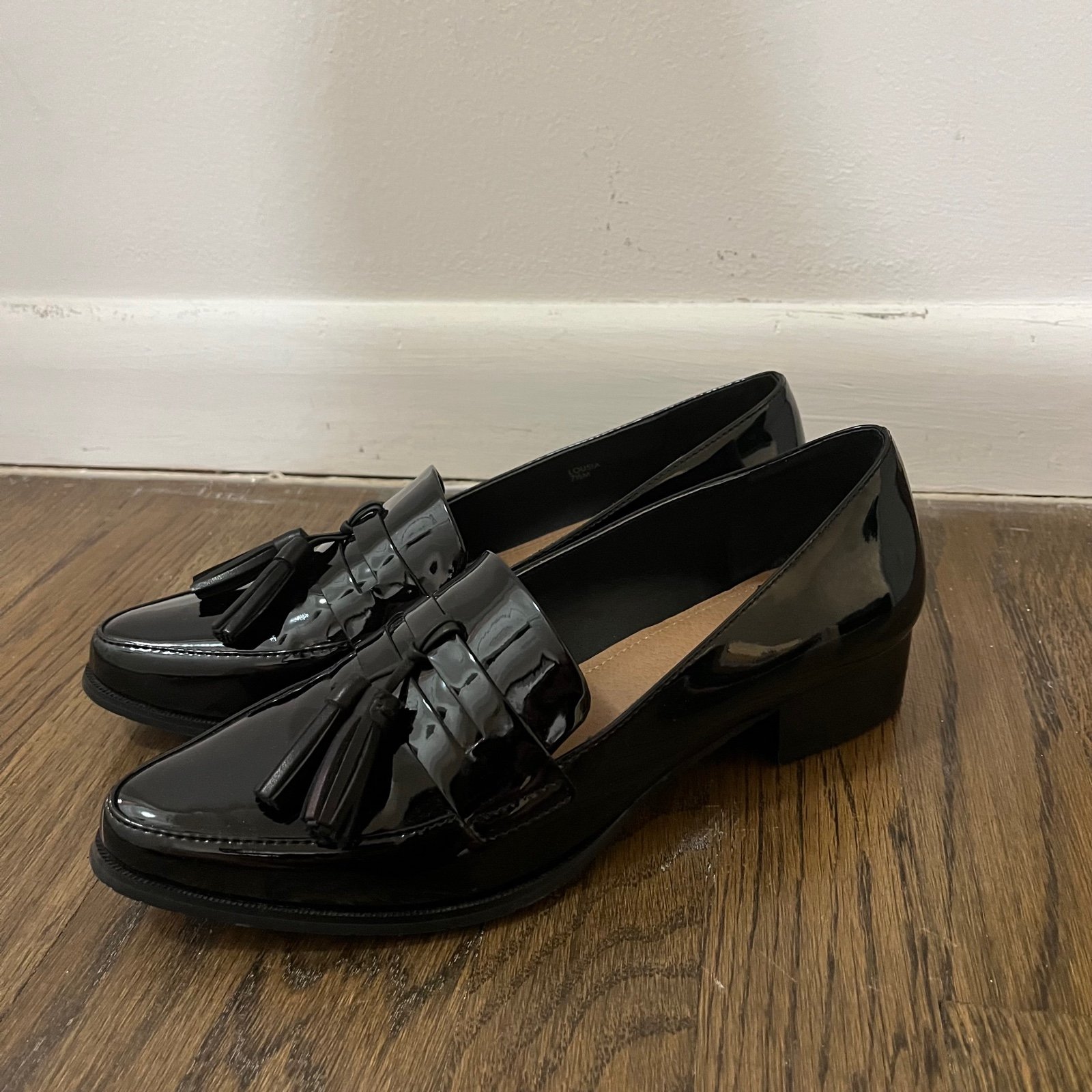 Tahari loafers sale