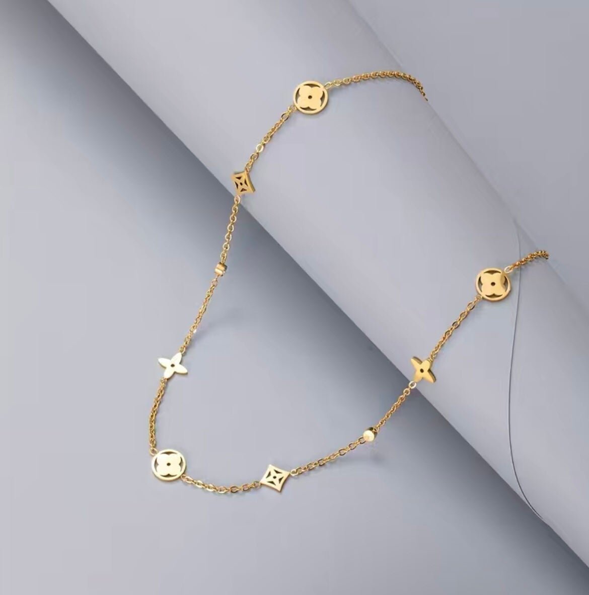 Women18K Gold Plated Clover Rhinestone Pendant Idylle Blossom Monogram Necklace